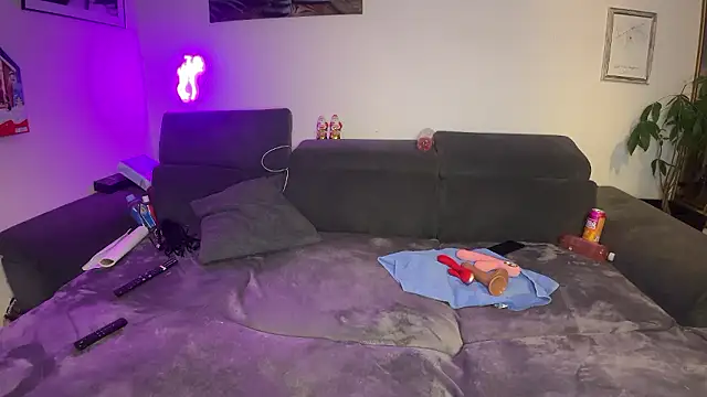 Furby13 online show from December 3, 2024, 10:07 pm