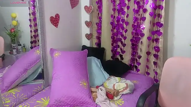 lovely trix online show from March 7, 2025, 4:55 pm