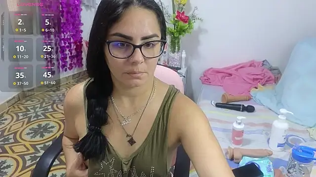 lovely trix online show from November 1, 2025, 2:08 pm