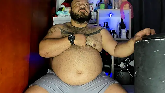 Latino bigcock online show from December 7, 2024, 3:04 am
