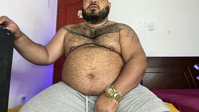 Latino bigcock online show from October 17, 2025, 6:16 am