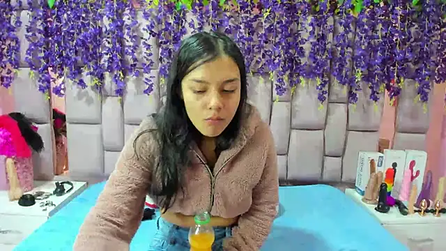 Snapshot of Bich_Anal_ chatting on December 21, 2024, 12:59 pm Bich Anal online show from December 21, 2024, 12:59 pm