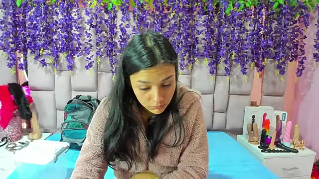 Snapshot of Bich_Anal_ chatting on December 27, 2024, 2:01 pm Bich Anal online show from December 27, 2024, 2:01 pm