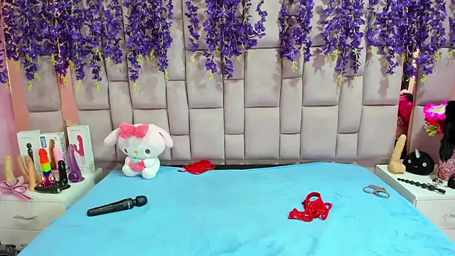 Snapshot of Bich_Anal_ chatting on January 9, 2025, 7:18 pm Bich Anal online show from January 9, 2025, 7:18 pm