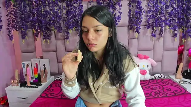 Snapshot of Bich_Anal_ chatting on January 13, 2025, 1:17 pm Bich Anal online show from January 13, 2025, 1:17 pm