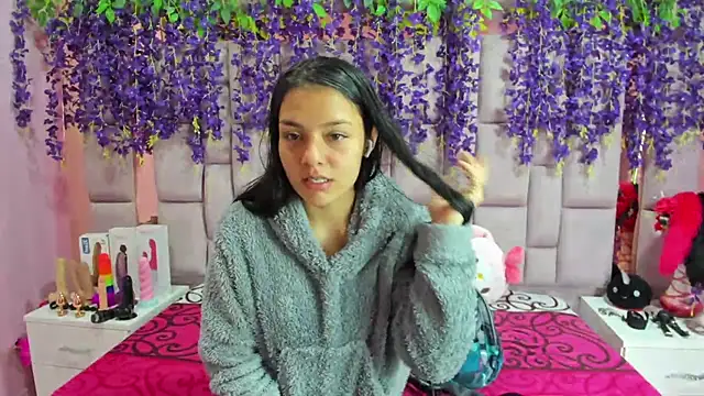 Snapshot of Bich_Anal_ chatting on February 12, 2025, 1:37 pm Bich Anal online show from February 12, 2025, 1:37 pm