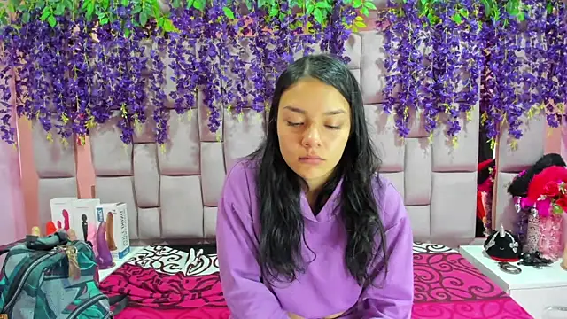 Snapshot of Bich_Anal_ chatting on February 19, 2025, 1:17 pm Bich Anal online show from February 19, 2025, 1:17 pm