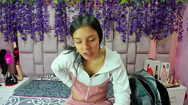 Snapshot of Bich_Anal_ chatting on February 24, 2025, 1:31 pm Bich Anal online show from February 24, 2025, 1:31 pm