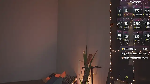 Snapshot of bananya_kitty chatting on February 19, 2025, 12:57 am bananya kitty online show from February 19, 2025, 12:57 am