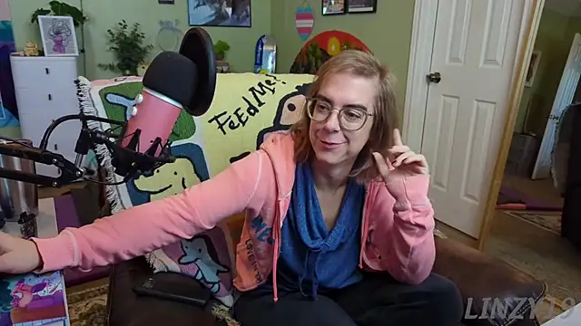 Snapshot of Linzy_19 chatting on March 11, 2025, 3:02 pm Linzy 19 online show from March 11, 2025, 3:02 pm