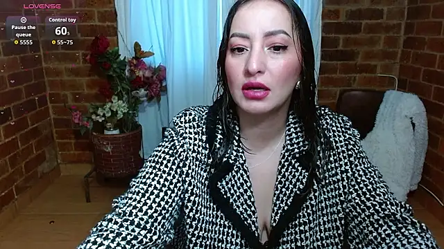 rashellroses22 online show from March 30, 2026, 11:00 am