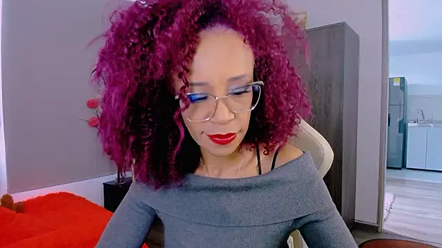 ScarlettMalbec online show from February 3, 2026, 9:09 pm