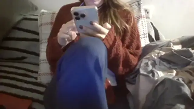 Snapshot of isadora_delirious chatting on November 9, 2025, 6:12 am isadora delirious online show from November 9, 2025, 6:12 am