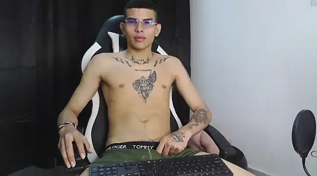 hot king20 online show from March 18, 2025, 9:10 pm