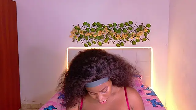 Snapshot of choco_dessert_ chatting on October 28, 2025, 5:33 am choco dessert online show from October 28, 2025, 5:33 am