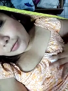 Snapshot of aniv96 chatting on November 11, 2025, 12:32 am aniv96 online show from November 11, 2025, 12:32 am