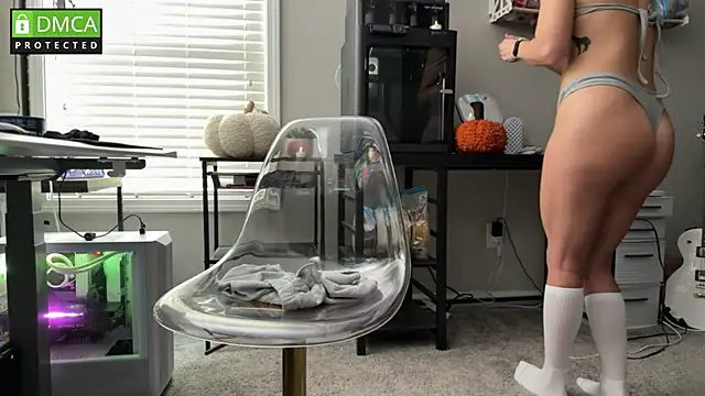 Cosmic Rose online show from November 8, 2025, 3:01 pm