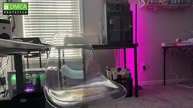 Cosmic Rose online show from December 15, 2025, 2:32 pm