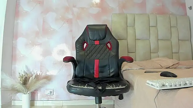 aida rose  online show from March 10, 2025, 3:30 pm