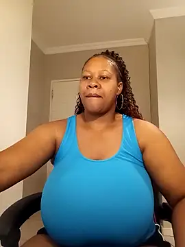 bustylisa1983 online show from March 6, 2025, 5:24 am