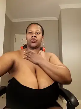 bustylisa1983 online show from October 18, 2025, 4:59 am