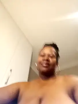 bustylisa1983 online show from March 21, 2026, 7:13 am