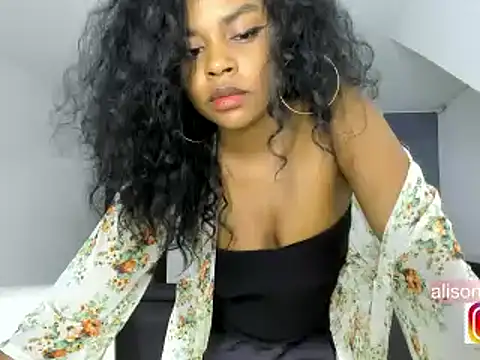 alison-ker3 online show from December 4, 2024, 10:35 am