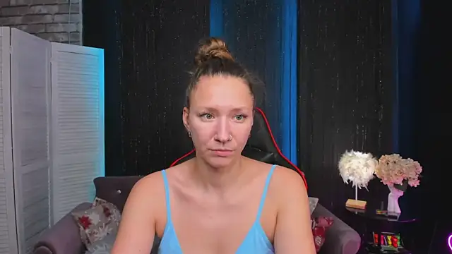 SarahCoksss online show from November 25, 2025, 12:10 am