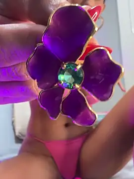 Mau White online show from January 9, 2025, 11:45 pm