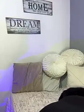 Mau White online show from January 25, 2025, 11:43 pm