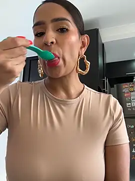 Mau White online show from September 14, 2025, 9:25 pm