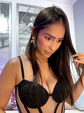 Mau White online show from October 19, 2025, 6:19 pm