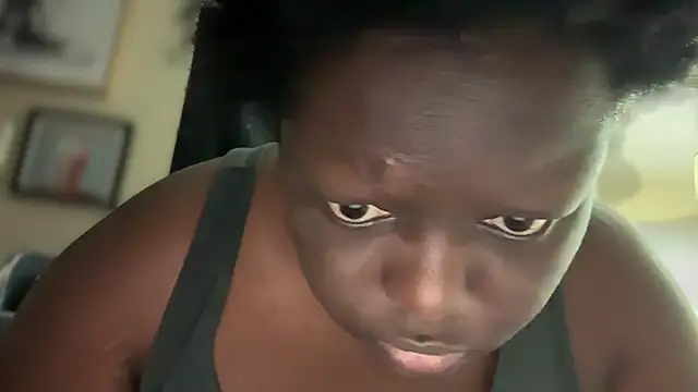 Snapshot of Yagurl__west chatting on March 7, 2025, 2:25 am Yagurl west online show from March 7, 2025, 2:25 am