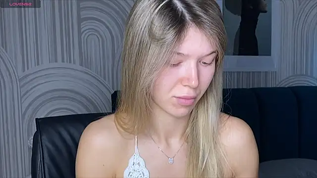 viviann evans online show from September 16, 2025, 1:06 am