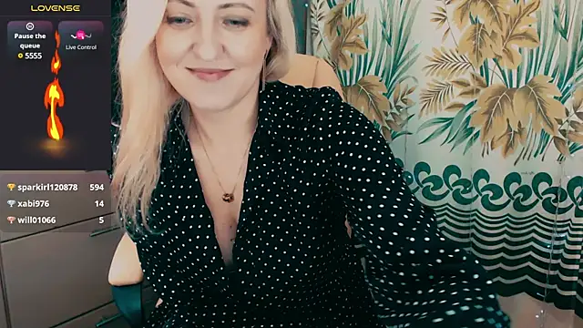 ElysonLang online show from December 12, 2024, 11:03 pm