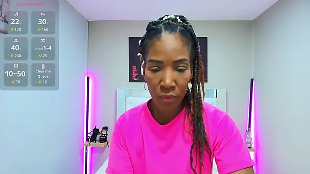 kimmturner online show from November 26, 2025, 12:39 pm