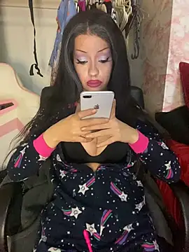 Katalinastarr online show from December 9, 2024, 1:24 pm