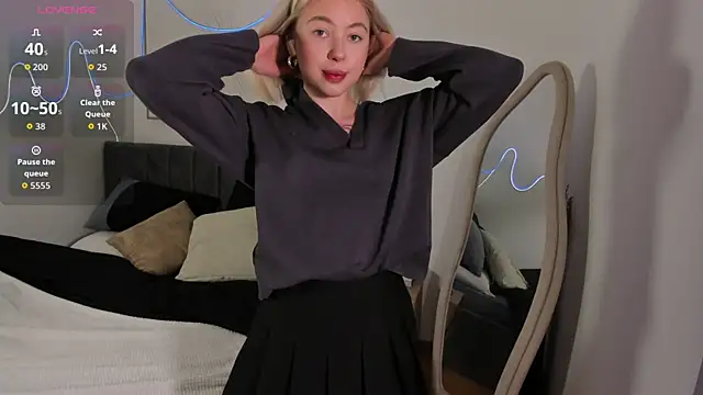 SimonaGerry online show from November 10, 2025, 3:38 am