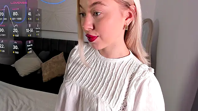 SimonaGerry online show from November 12, 2025, 4:35 am