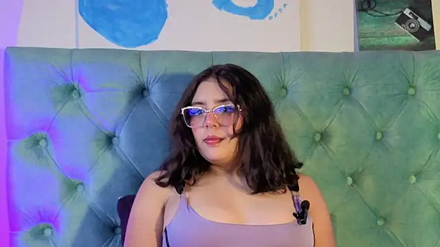 Paola Lyon  online show from April 3, 2026, 10:41 pm