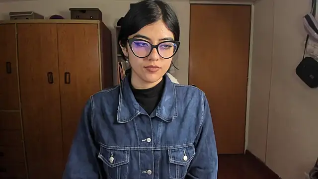 Snapshot of valerie__skyy chatting on December 17, 2024, 2:44 am valerie skyy online show from December 17, 2024, 2:44 am