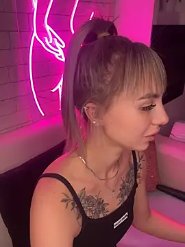 MiaMinx online show from December 29, 2024, 10:25 pm