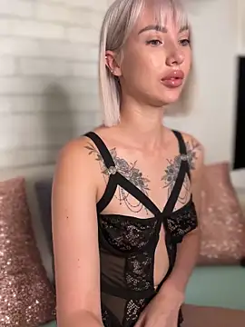 MiaMinx online show from October 16, 2025, 10:55 pm