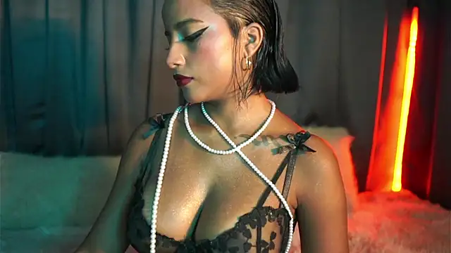 Snapshot of JulietaWinona chatting on February 28, 2026, 9:27 pm JulietaWinona online show from February 28, 2026, 9:27 pm