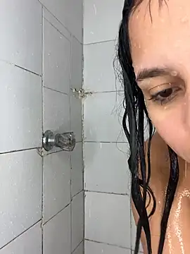 pamela anderson  online show from December 12, 2024, 5:37 pm