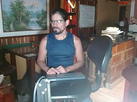 Dr Pocholate84 online show from May 15, 2026, 11:23 pm