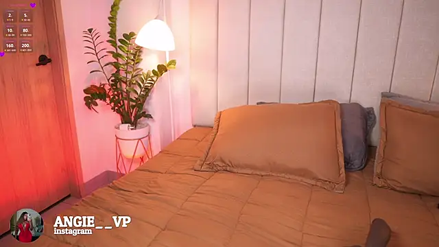 nicoletth18 online show from November 20, 2025, 10:37 am