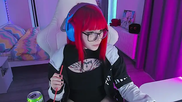 Snapshot of Yumi_Youkai chatting on February 2, 2025, 10:57 am Yumi Youkai online show from February 2, 2025, 10:57 am