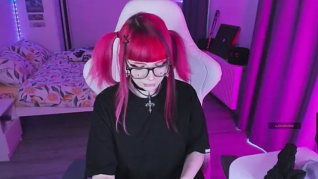 Snapshot of Yumi_Youkai chatting on December 22, 2025, 8:55 am Yumi Youkai online show from December 22, 2025, 8:55 am