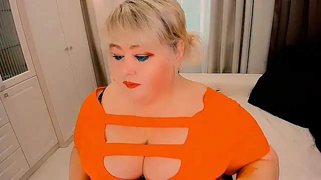 Snapshot of BIGTITSBBW chatting on November 15, 2025, 9:50 am BIGTITSBBW online show from November 15, 2025, 9:50 am